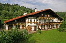 18. Platz beim hundehotel.info Award 2026: Pension Sonnleit&acute;n Ihr Urlaub mit Hund